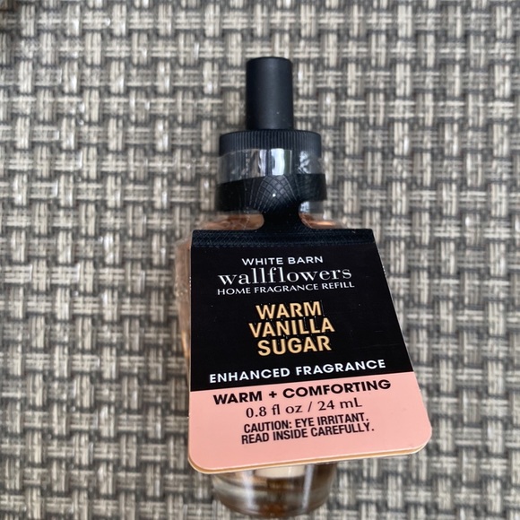 Nine!! Yes, 9 BNWT Amazing White Barn Wallflowers Fragrance Refills. 3 Plugs! - Picture 4 of 16